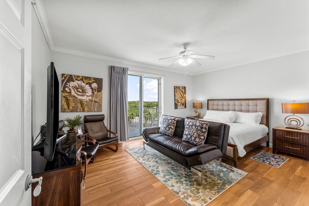 4 Condominium vacation rental located in Panama City Beach 1