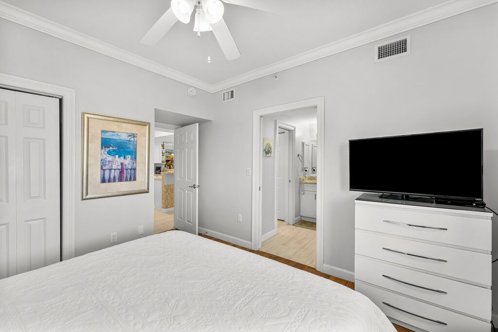 4 Condominium vacation rental located in Panama City Beach 1