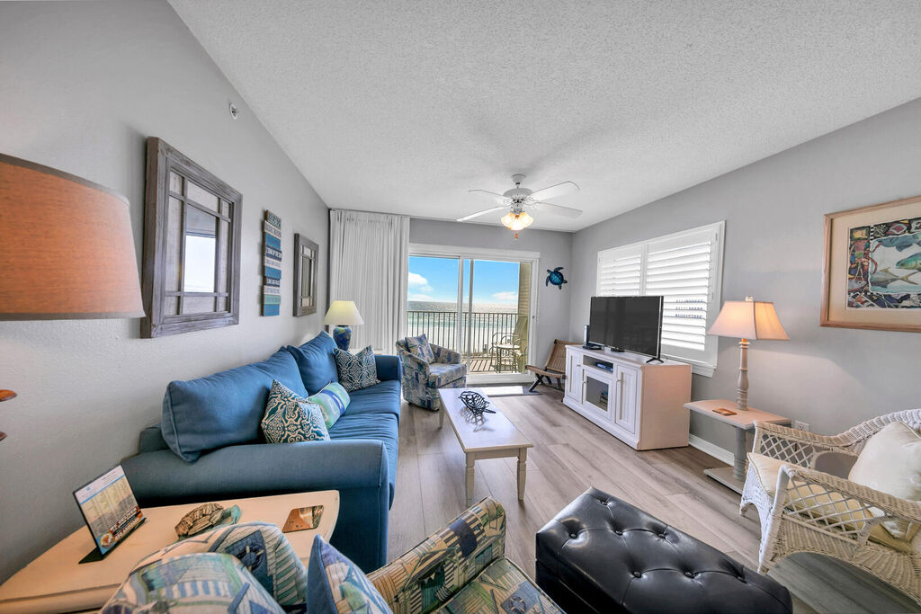 2 Condominium vacation rental located in Okaloosa Island 1