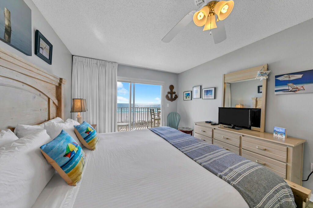 2 Condominium vacation rental located in Okaloosa Island 1