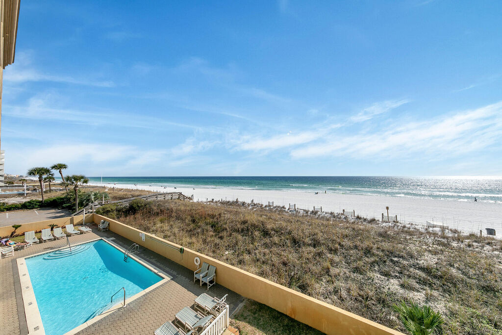 2 Condominium vacation rental located in Okaloosa Island 1