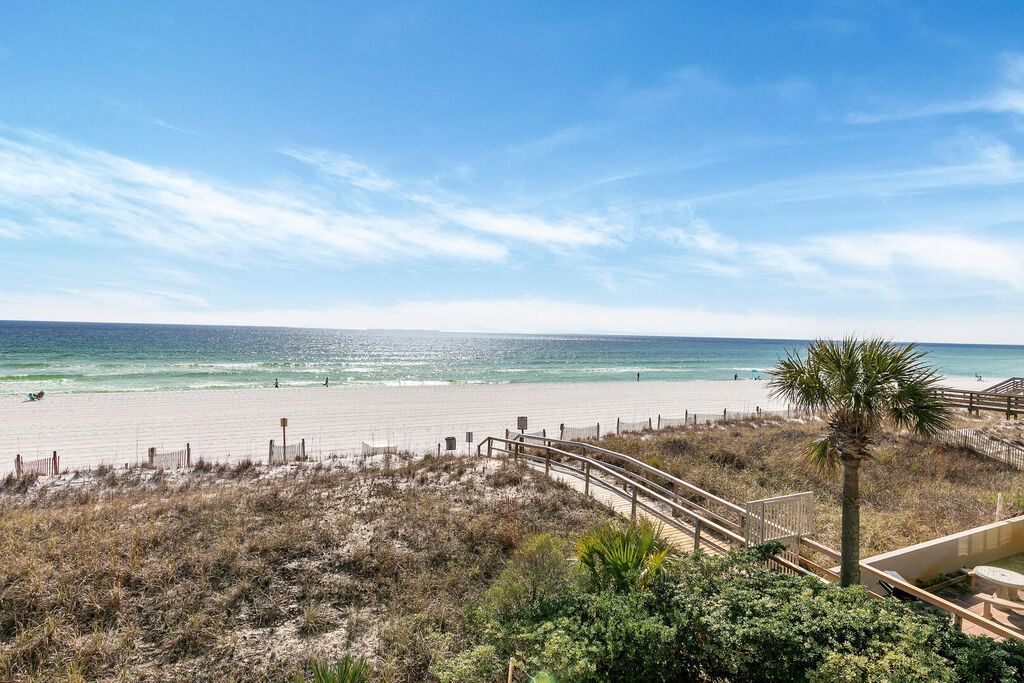 2 Condominium vacation rental located in Okaloosa Island 1