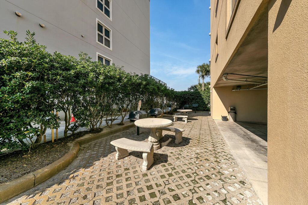 2 Condominium vacation rental located in Okaloosa Island 1