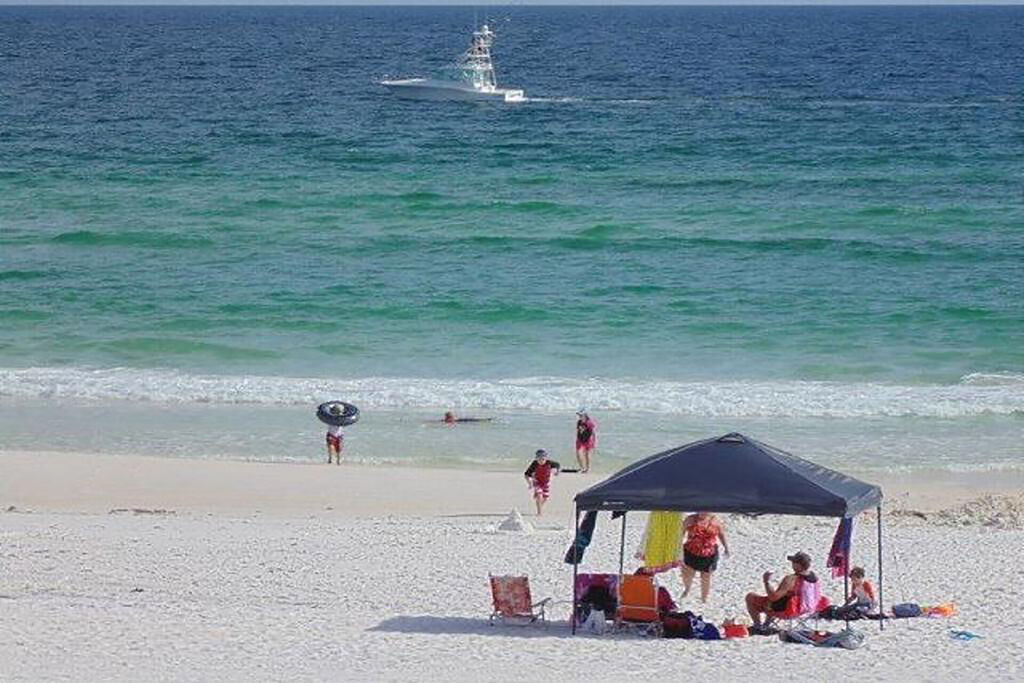 2 Condominium vacation rental located in Okaloosa Island 1