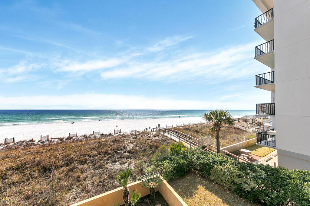 2 Condominium vacation rental located in Okaloosa Island 1