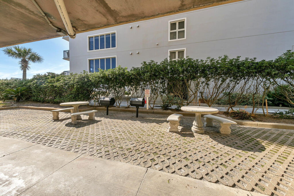 2 Condominium vacation rental located in Okaloosa Island 1