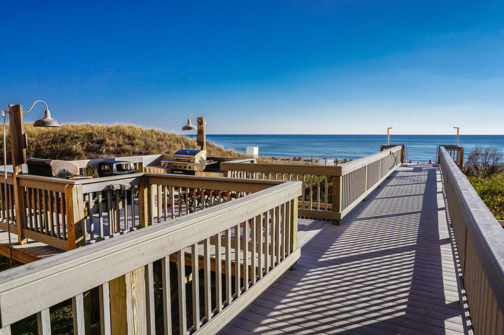 2 Condominium vacation rental located in Panama City Beach 1