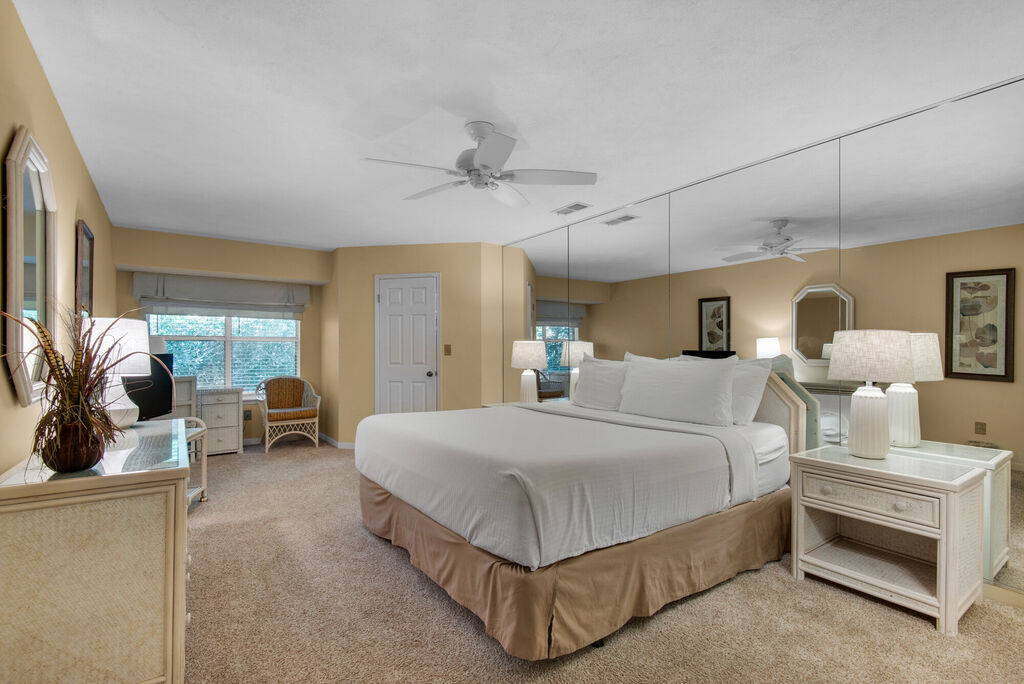 3 Condominium vacation rental located in Destin 1
