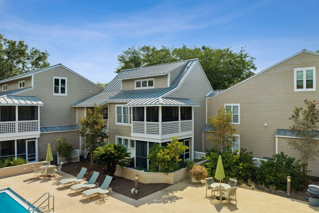 3 Condominium vacation rental located in Destin 1