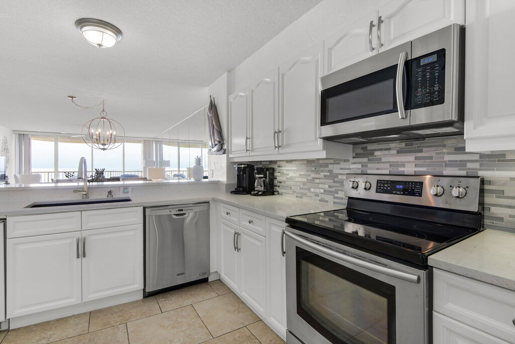 2 Condominium vacation rental located in Destin 1