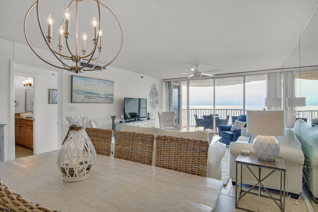 2 Condominium vacation rental located in Destin 1