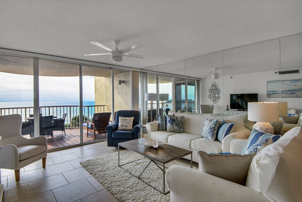 2 Condominium vacation rental located in Destin 1