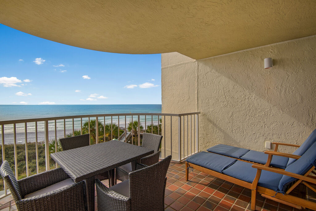 2 Condominium vacation rental located in Destin 1