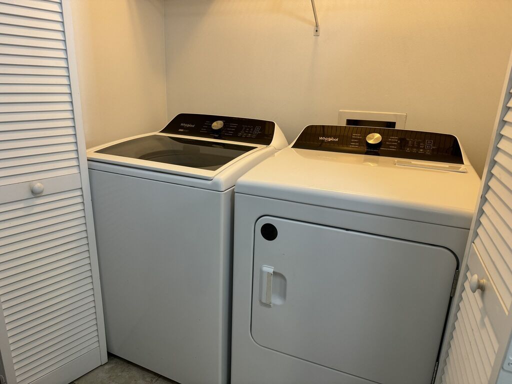 2 Condominium vacation rental located in Destin 1