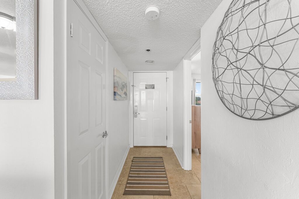 2 Condominium vacation rental located in Destin 1