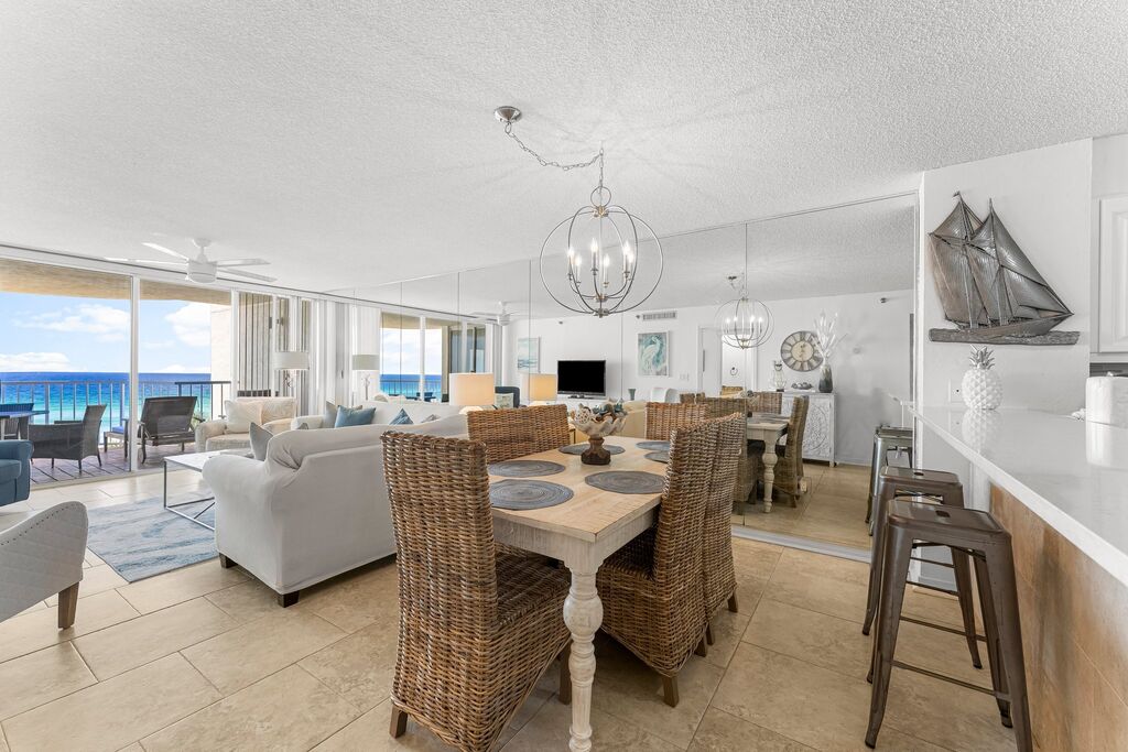 2 Condominium vacation rental located in Destin 1