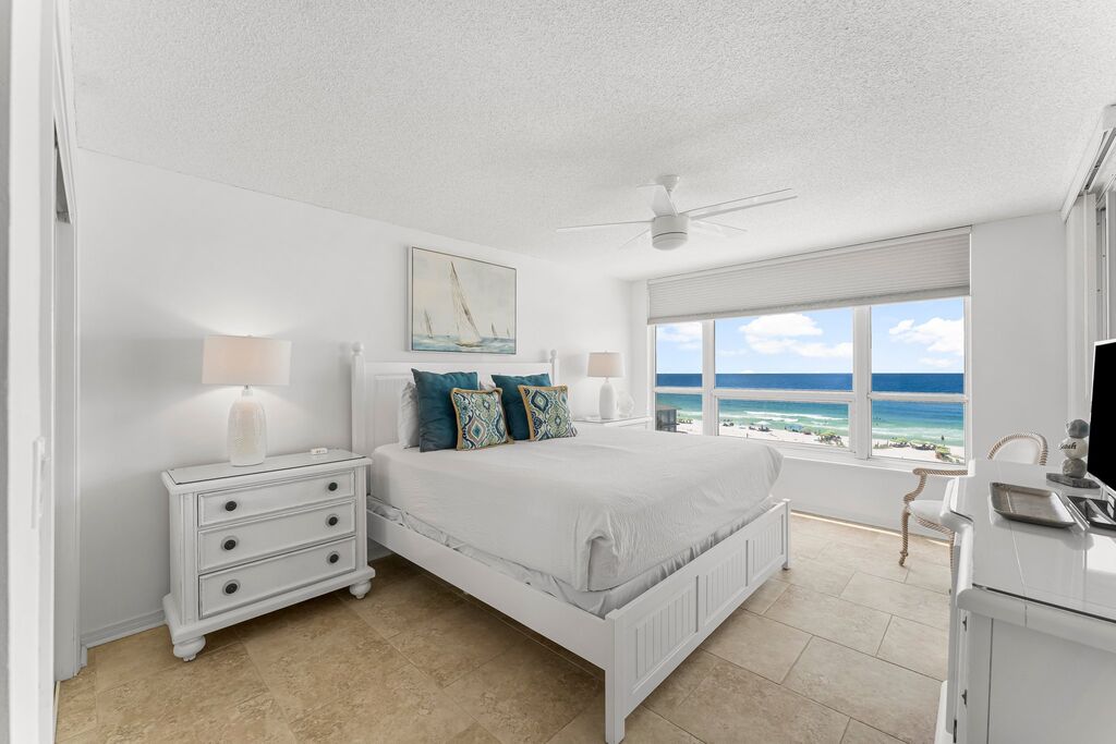 2 Condominium vacation rental located in Destin 1