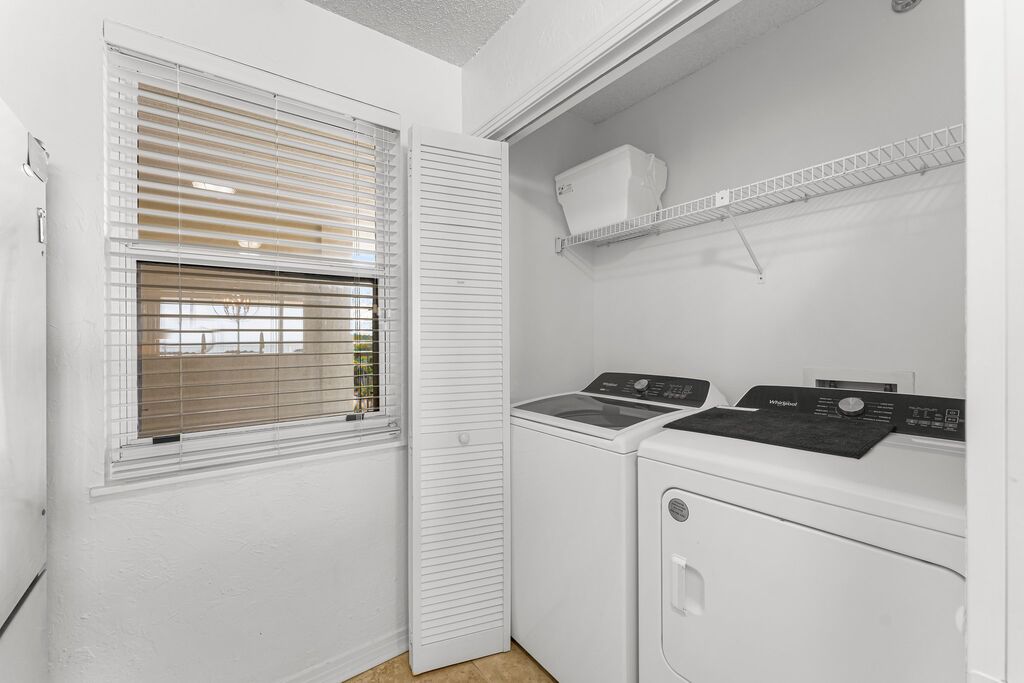 2 Condominium vacation rental located in Destin 1