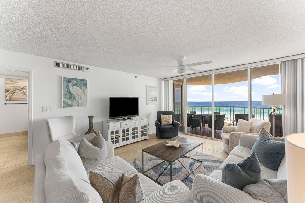 2 Condominium vacation rental located in Destin 1