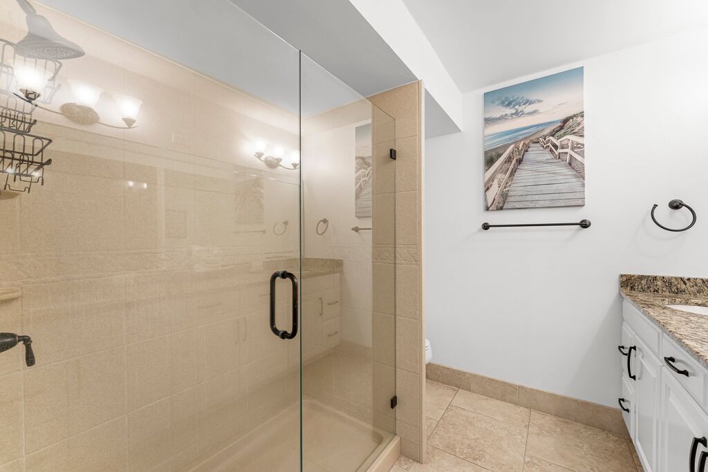 2 Condominium vacation rental located in Destin 1