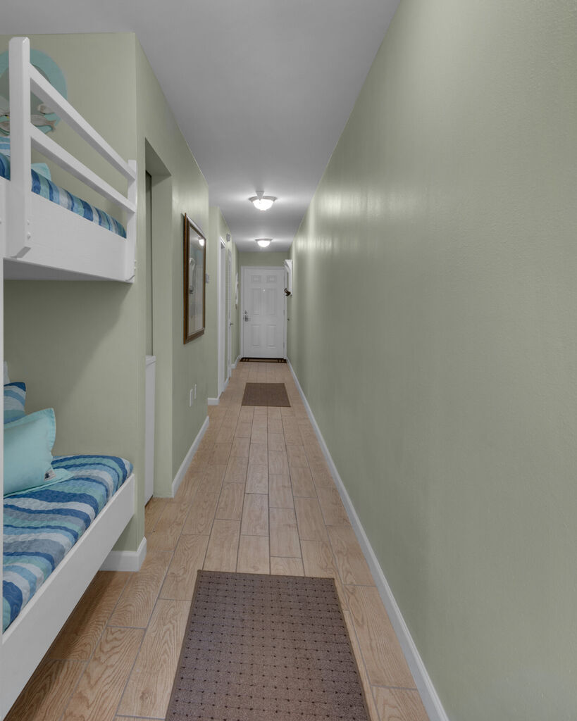 2 Condominium vacation rental located in Destin 1