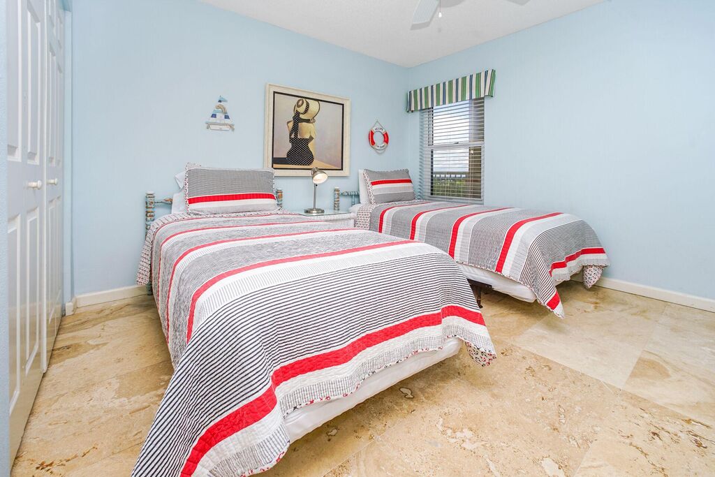 3 Condominium vacation rental located in Destin 1