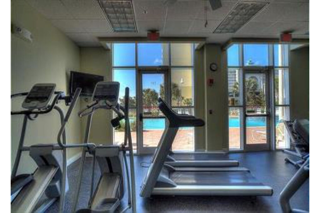 2 Condominium vacation rental located in Destin 1