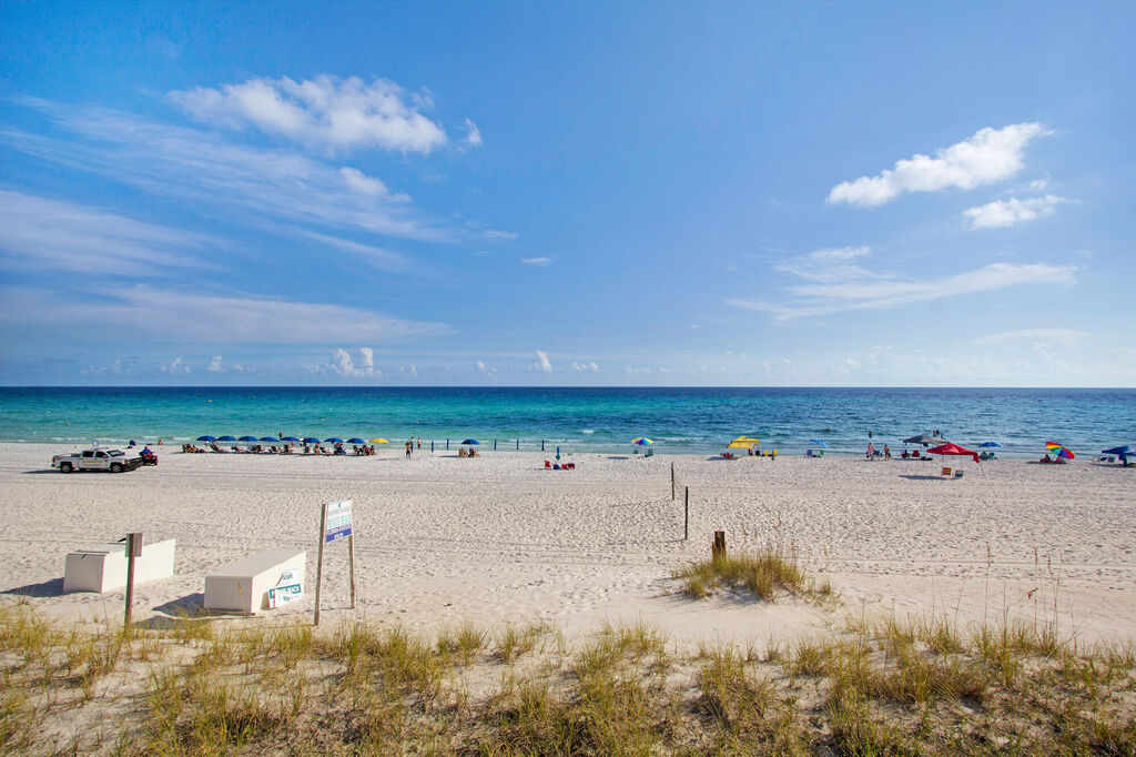 2 Condominium vacation rental located in Destin 1