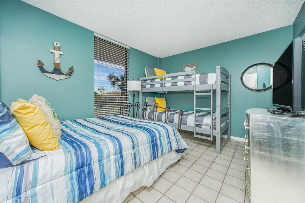 2 Condominium vacation rental located in Panama City Beach 1
