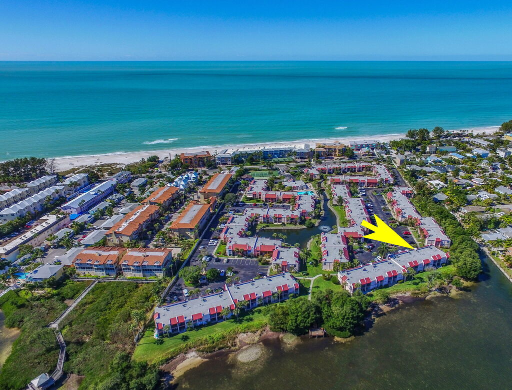 2 Condominium vacation rental located in Anna Maria Island 1