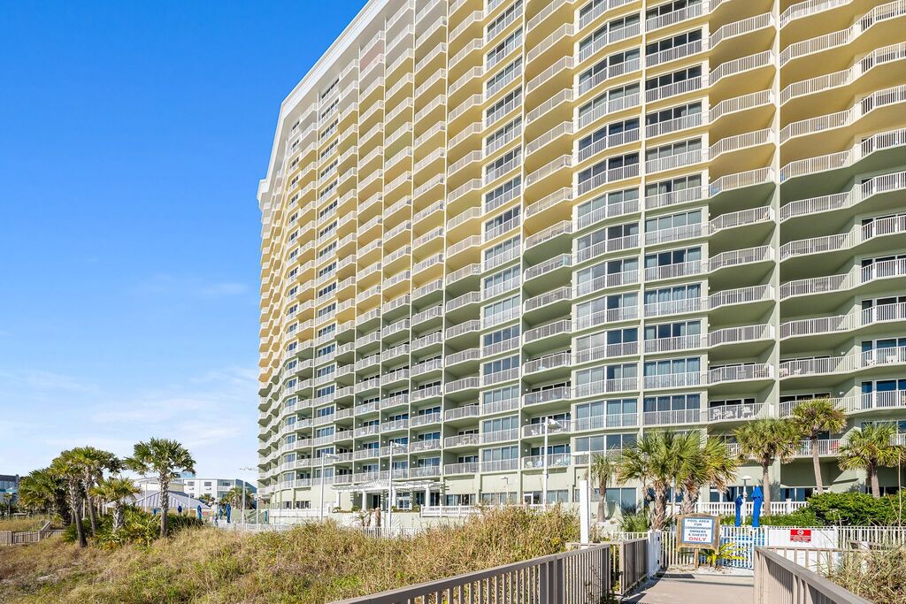 2 Condominium vacation rental located in Panama City Beach 1