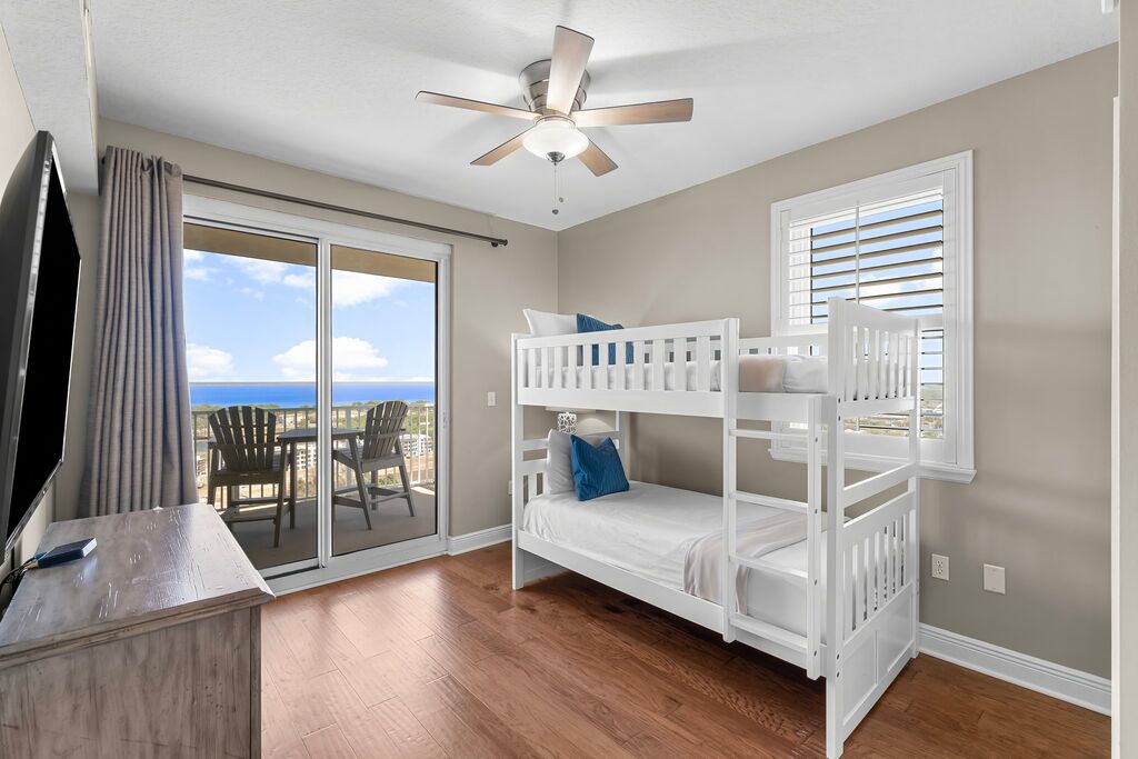 3 Condominium vacation rental located in Destin 1
