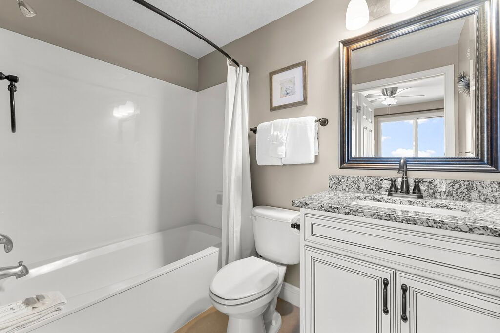 3 Condominium vacation rental located in Destin 1