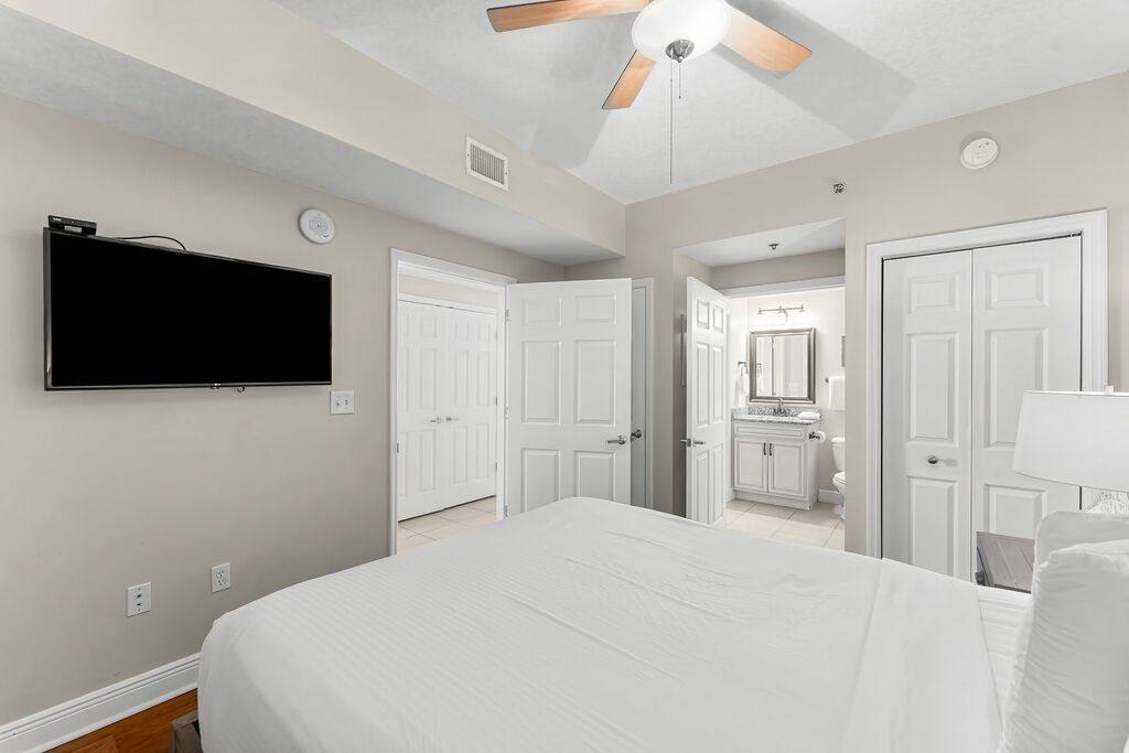 3 Condominium vacation rental located in Destin 1