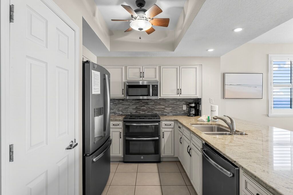 3 Condominium vacation rental located in Destin 1