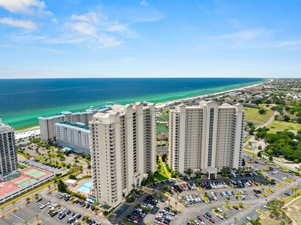 3 Condominium vacation rental located in Destin 1