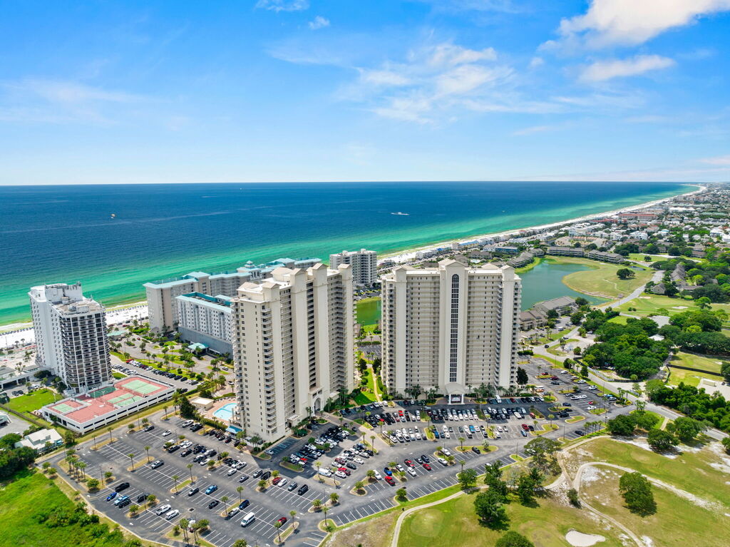 3 Condominium vacation rental located in Destin 1
