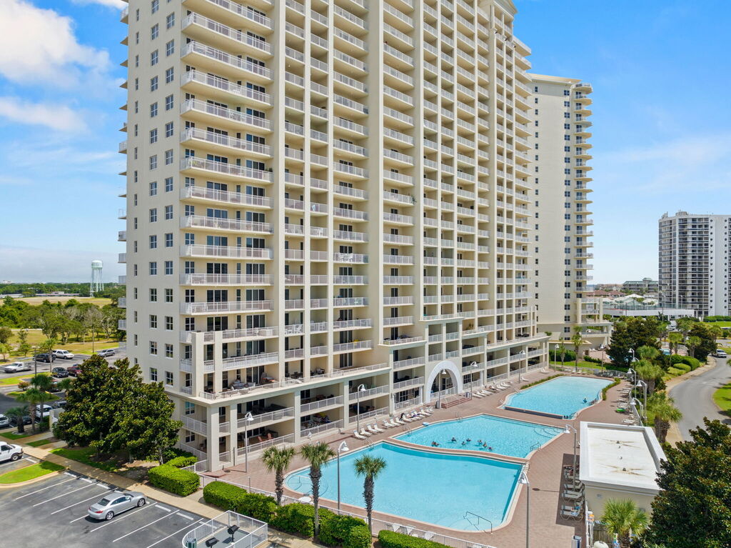 3 Condominium vacation rental located in Destin 1