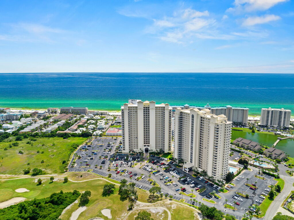 3 Condominium vacation rental located in Destin 1