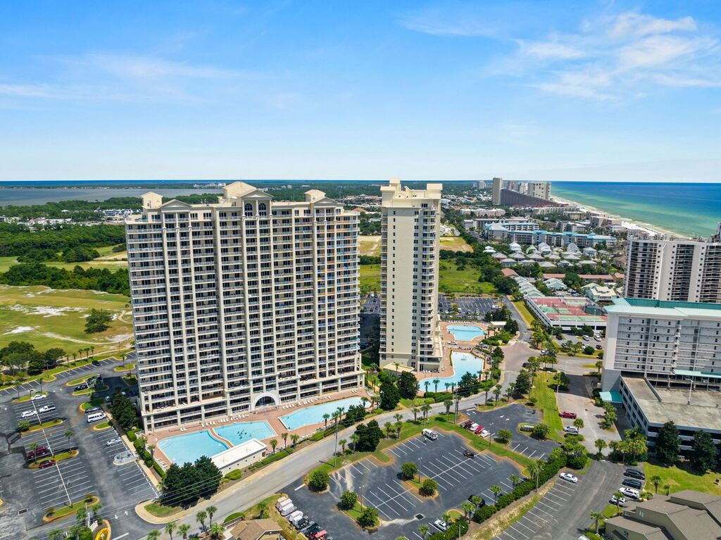 3 Condominium vacation rental located in Destin 1