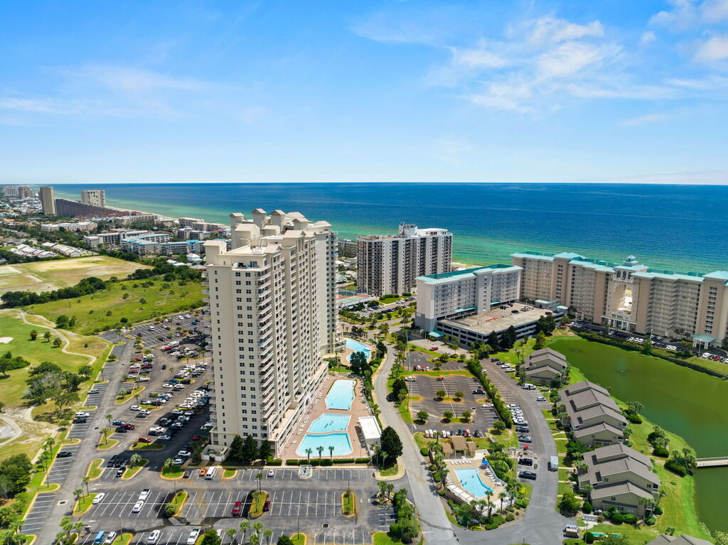 3 Condominium vacation rental located in Destin 1