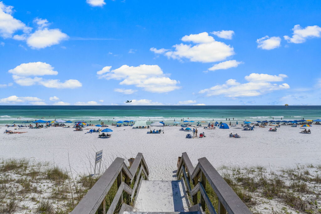 3 Condominium vacation rental located in Destin 1