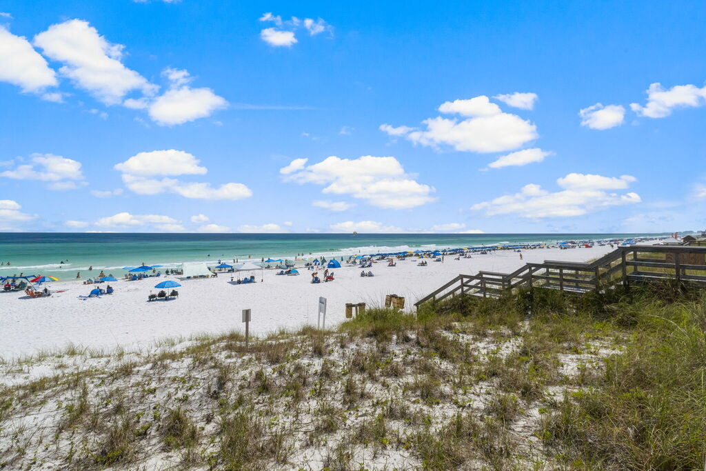 3 Condominium vacation rental located in Destin 1