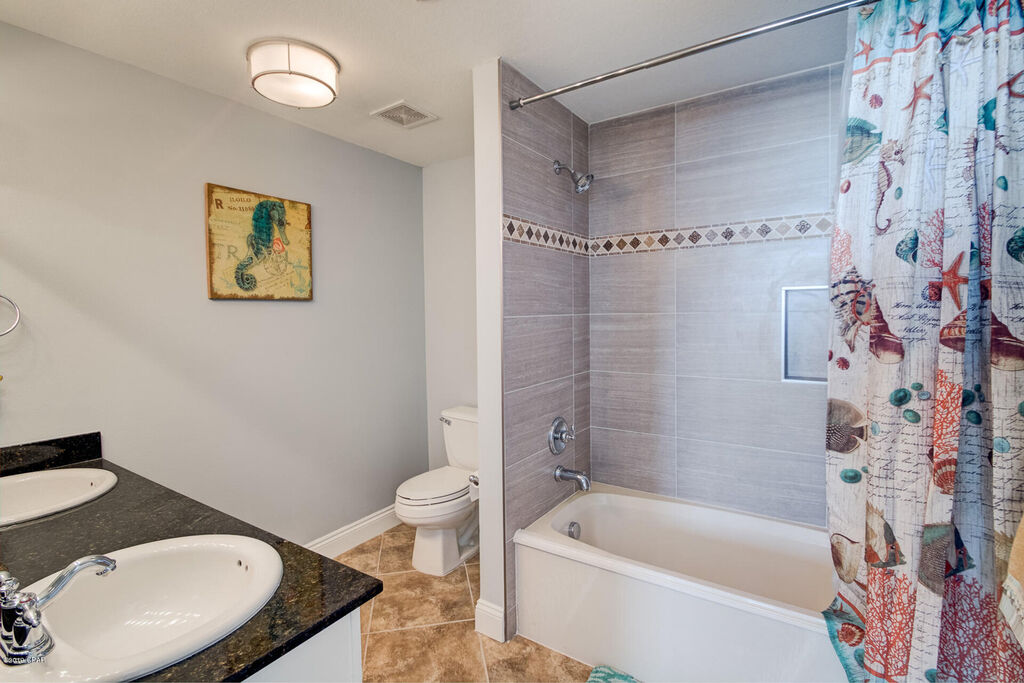 3 Condominium vacation rental located in Panama City Beach 1