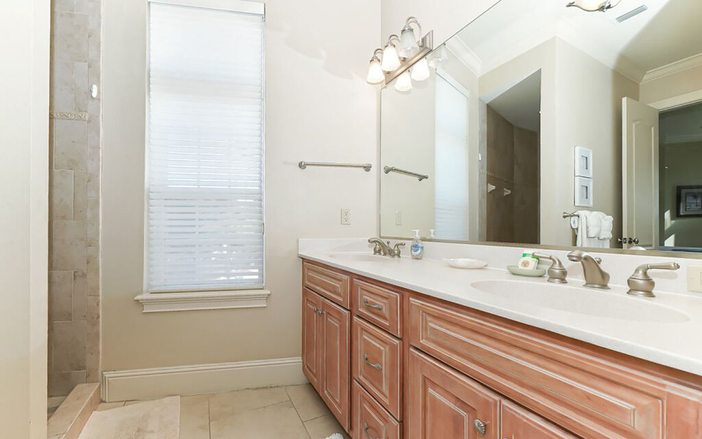 2 Condominium vacation rental located in Anna Maria Island 1