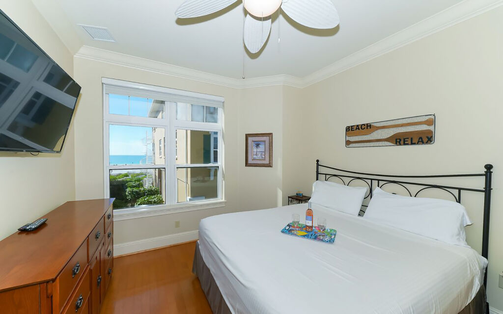 2 Condominium vacation rental located in Anna Maria Island 1