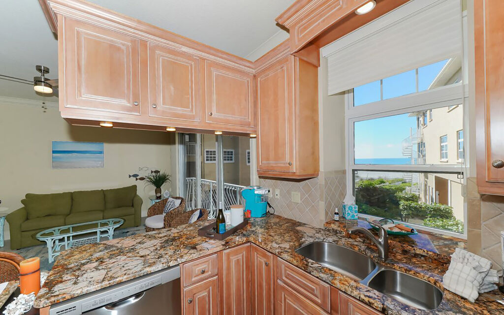 2 Condominium vacation rental located in Anna Maria Island 1