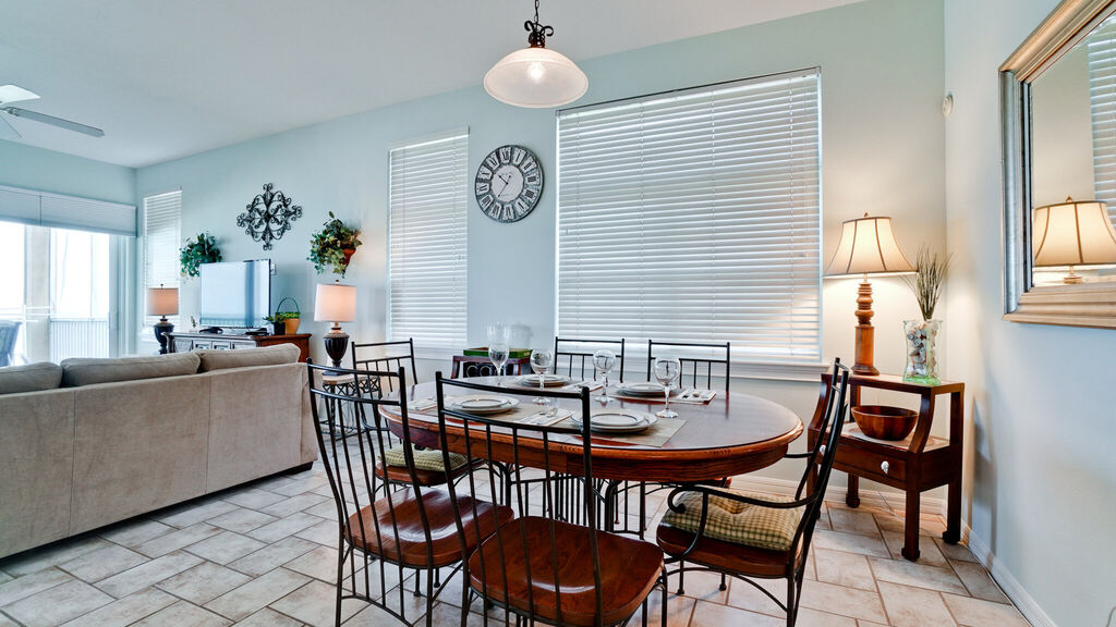2 Condominium vacation rental located in Anna Maria Island 1
