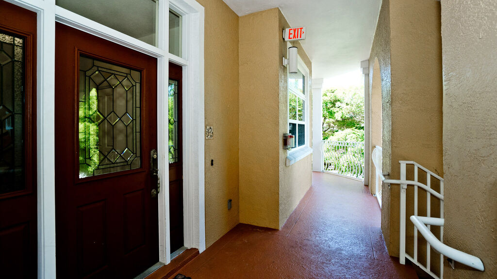 2 Condominium vacation rental located in Anna Maria Island 1
