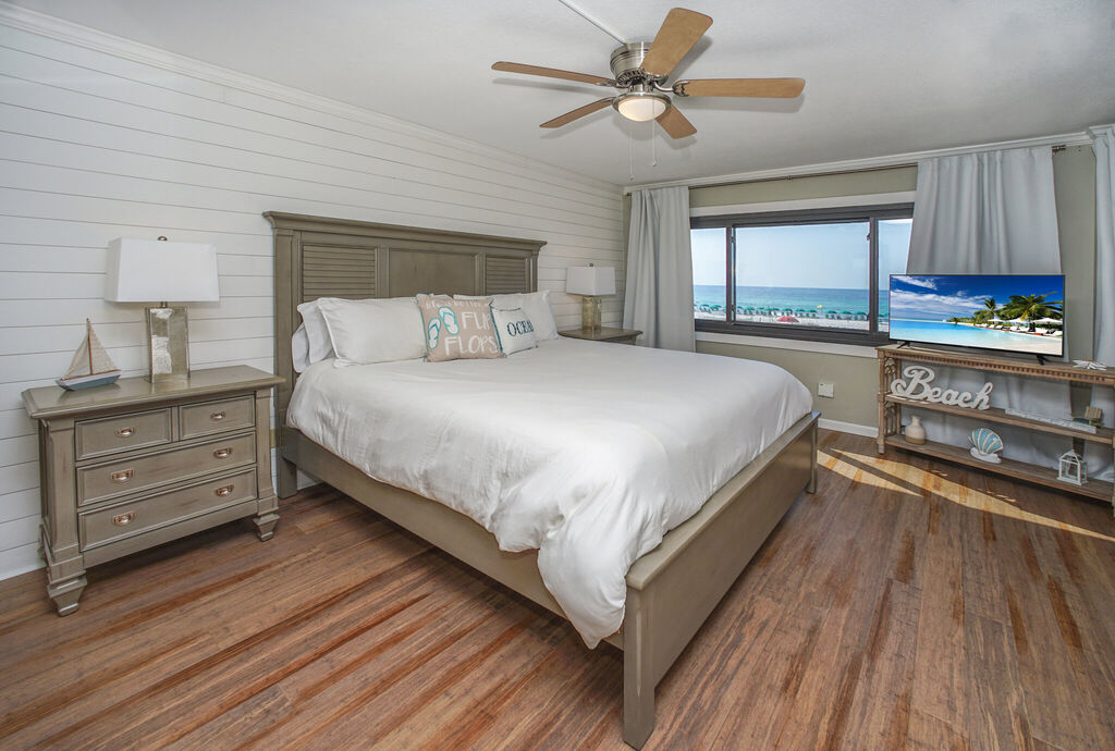 3 Condominium vacation rental located in Destin 1